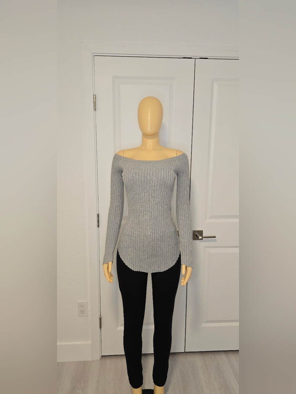 Off-Shoulder Ribbed Knit Sweater - Light Gray